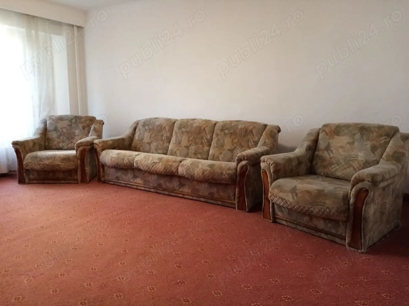 Proprietar inchiriez apartament 2 camere Panduri Monitorul Oficial - Proprietar inchiriez apartament 2 camere in zona Panduri, in spate la Monitorul Oficial. 
Apartamentul este decomandat, situat la etajul 3 8, mobilat si utilat. Zona deosebita, spatii verzi, scoli, gradinite si loc de joaca pentru copii in apropiere. 15 min de mers pe jos fata de statia de metrou Eroilor. 5 min fata de statia Academia Militara. Multumesc