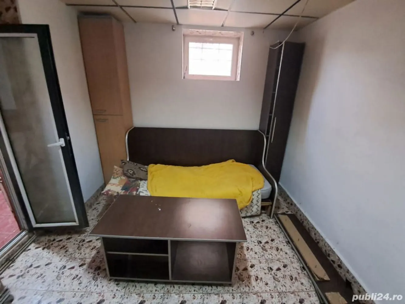 BRASADAS închiriază garsoniera 30mp la DEMISOL zona Bd.Unirii. - Agenția imobiliara BRASADAS închiriază garsoniera confort 1, cu suprafata utila de 30 mp, la DEMISOL intr-o locatie deosebita cu 3 etaje fără risc seismic, constructie foarte rezistenta.

3 statii autobuz pana la metrou Piata Unirii si 3 statii pana la Metrou P ta Muncii. 

Aspect elegant, gresie,faianta,termopan,centrala proptie, us metalica,renovata si mobilata pe comanda,modrrn,aspect decent,nu xe lux, bucatarie mobilata si utilata,baie cu cada noua,mare,,baia necesita usoara curatenie,tavan fals,neon, calorifer mare in camera, ,toare incaperile destul de spatioase.