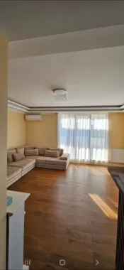 Apartament 3 camera