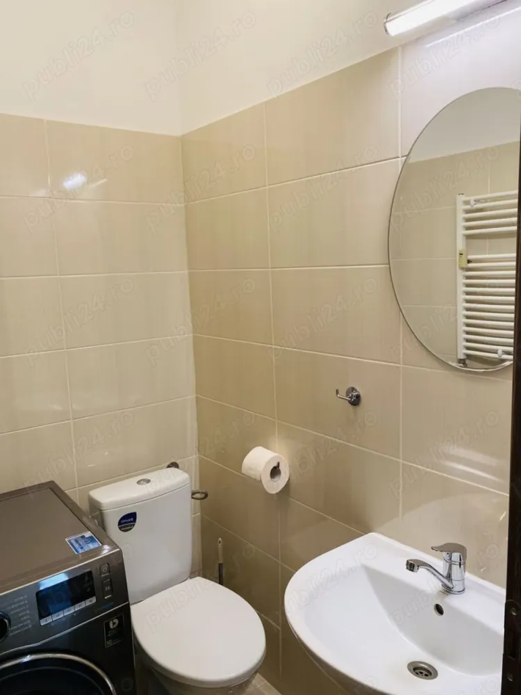 Vanzare - Ap. 3 camere Nerva Traian - Vanzare Apartament de 3 camere, decomandat, 2 grupuri sanitare, in zona Nerva Traian, la o distanta de 2-3 minute de mers pe jos fata de statia de metrou Timpuri Noi. Zona comerciala avand magazinele Lidl,Mega image, farmacii, scoala generala nr. 81, gradinita etc.

Suprafata totala imobil fiind de 90 m2.
Blocul a fost reabilitat anul acesta (2024), etajul 6 8, contor de gaze individual.