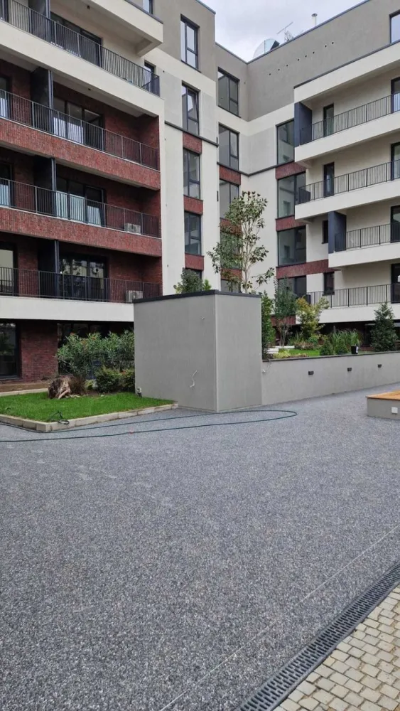 Vanzare 3 camere Barbu Vacarescu imobil nou 289.000 E +tva - Vanzare apartament 3 cam intr-un proiect imobiliar nou in zona Barbu Vacarescu, Floreasca, langa Kaufland si Lidl, cu blocuri de mica inaltime, la etajul 4/5, 100 mp construiti, 2 grupuri sanitare, lift, finisaje premium, finalizare luna decembrie 2024, S+P+3E+4E+5R retras.
Se poate vinde si mobilat.
Pret vanzare 289.000 E +TVA.
Loc parcare subteran sistem tip Klaus cu 2 locuri 27.000E+TVA.
DIRECT DEZVOLTATOR

NU COLABORAM CU AGENTII IMOBILIARE