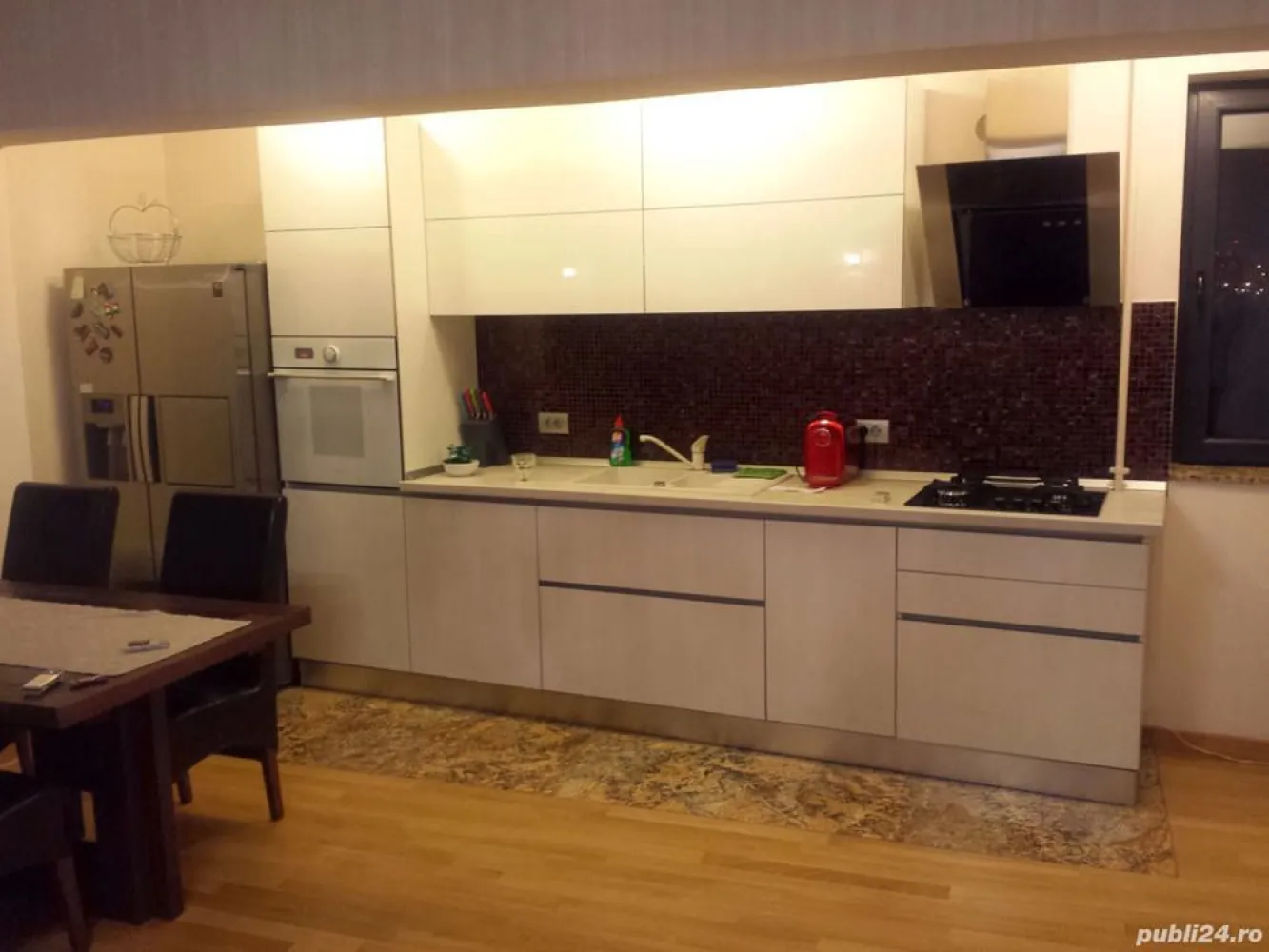 Apartament 3 camere 153 mpc finisaje premium mobilat si utilat in zona de nord - Apartament compus din 3 camere (110mp) si 2 terase (10+10mp) suprafarta totala 130mp utili se vinde mobilat si utilat complet finisaje premium granit italia parchet din lemn masiv, jaluzele electrice toate geamaurile tripan etaj 1 zona de ville.
5 min Ana Tower.
Strada Susița nr 17.