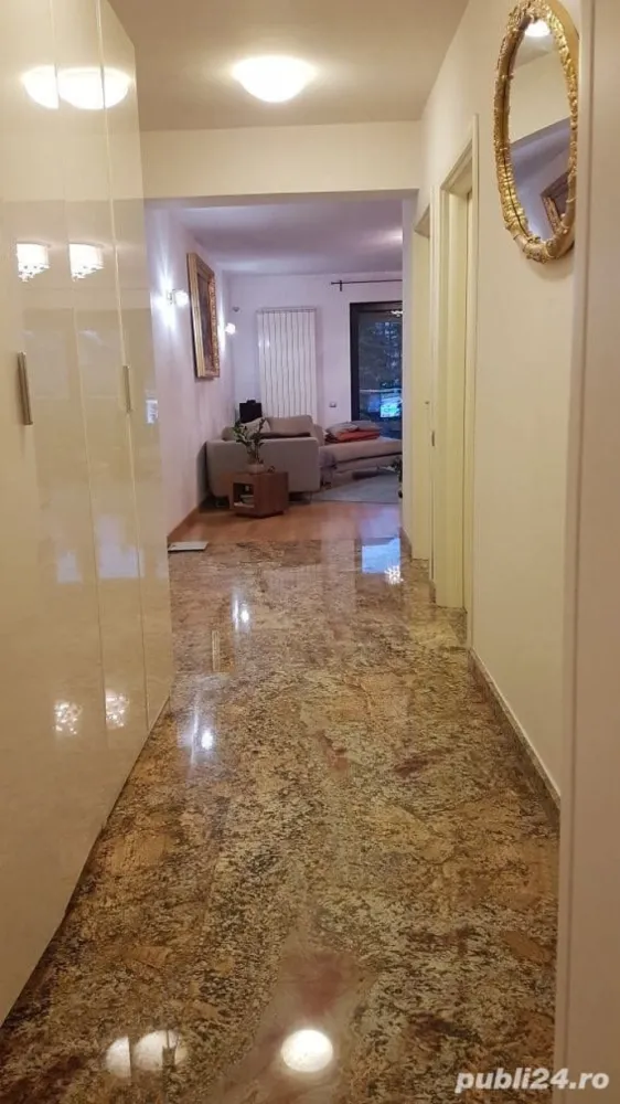 Apartament 3 camere 153 mpc finisaje premium mobilat si utilat in zona de nord - Apartament compus din 3 camere (110mp) si 2 terase (10+10mp) suprafarta totala 130mp utili se vinde mobilat si utilat complet finisaje premium granit italia parchet din lemn masiv, jaluzele electrice toate geamaurile tripan etaj 1 zona de ville.
5 min Ana Tower.
Strada Susița nr 17.