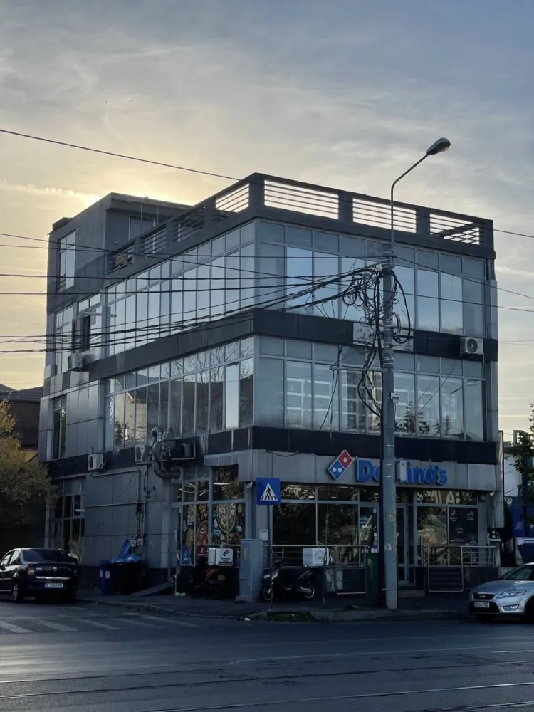 Cladire Comerciala Sector 1 Stradal Sos Chitilei / Commercial Building - Direct Proprietar
Rugam Anunţul sa nu fie preluat de Agenţii .
Sector 1 , Şoseaua Chitilei 143 , Stradal ,
Cadastru , Intabulare , Recepție . Toate actele la zi . 
Ținem să menționăm ca acest imobil are un vad comercial stradal excelent . 
Se vinde Imobil Clădire Comercială cu structura Metalică tip OPEN space pe fiecare etaj : respectiv 140mp/etaj parter , etaj 1 , etaj 2 plus ; -subsol 2 camere aproximativ 40-45mp aerisit constant ,
-terasa circulabila şi mansardabila aproximativ 100mp care nu sunt adăugaţi .
-adiacent terasei , camera de birou aproximativ 40mp , cu baie wc şi dus separat doar pentru birou .
-structura metalică , fiecare etaj poate fi modular şi openspace .
Structura metalică proiectata și raportată pentru mai multe etaje . 
Pretabil : Sediu Banca , Clinica Medicala , Showroom , FastFood , Atelier , Data Center , Birouri .

Clădirea modulara se poate împarţi precum ;
Avem doua uşi de acces pe lateralul imobilului plus intrarea principala de acces prin fata .
Avem doua scări interioare pentru fiecare usa de acces şi etaj .
-Astfel Parterul plus Etajul 1 fiind separat de Etaj 2 plus terasa şi Camera Birou de pe terasa .

Avantaje :
-Stradal/Central Şoseaua Chitilei cu deschidere pe doua străzi
- Doua Puncte de Curent Trifazic putere totala de consum 180kw . 60kw/Per faza/3 faze .
-Doua puncte de gaz , doua contoare separate .
-Doua Centrale Termice
- 3 intrări de acces
-Posibilitate Extindere şi Mansardare
-Terasa totala 140mp pentru panouri FotoVoltaice ,
-Locuri de parcare facile ,
-Fiecare etaj vine cu ; Wc'uri , Dusuri , camere de schimb , camere tehnice ,
-Bucatarie Functionala si utilata la Etajele Superioare .

For sale Commercial Building 450sqm situated in Sector 1 Soseaua Chitilei 143 ,

The building has metallic structure , modular and open space , 140sqm on each floor , we have Ground Floor 140sqm , First Floor 140sqm , Second Floor 140sqm , Office Room with Private Toilet and Shower another 40sqm , Open Terrace 100sqm and two Basement rooms with another 40sqm .
Facilities;
-Two Electrical Contracts with total power consumption up to 180kw
-Two Gas contracts with two separate thermic stations
-3 points of acces , one of the Main Street and another two from the lateral .
-Two separate stairs / this can give the possibility of separating the floors between them without affecting one floor with another .
-Each Floor has its own heating system , technical rooms, separate bathrooms, showers , change rooms ,
-Fully functional Kitchen for the Upper Floors .
-Strong Metalic Structure which can hold strong earthquakes 
-Big Open Terrace ideal for Solar Panels 140sqm
-Parking Spaces ,
-Best Location Near Bus Station , Subway .

We can give furthermore Information also in French and Arabic .