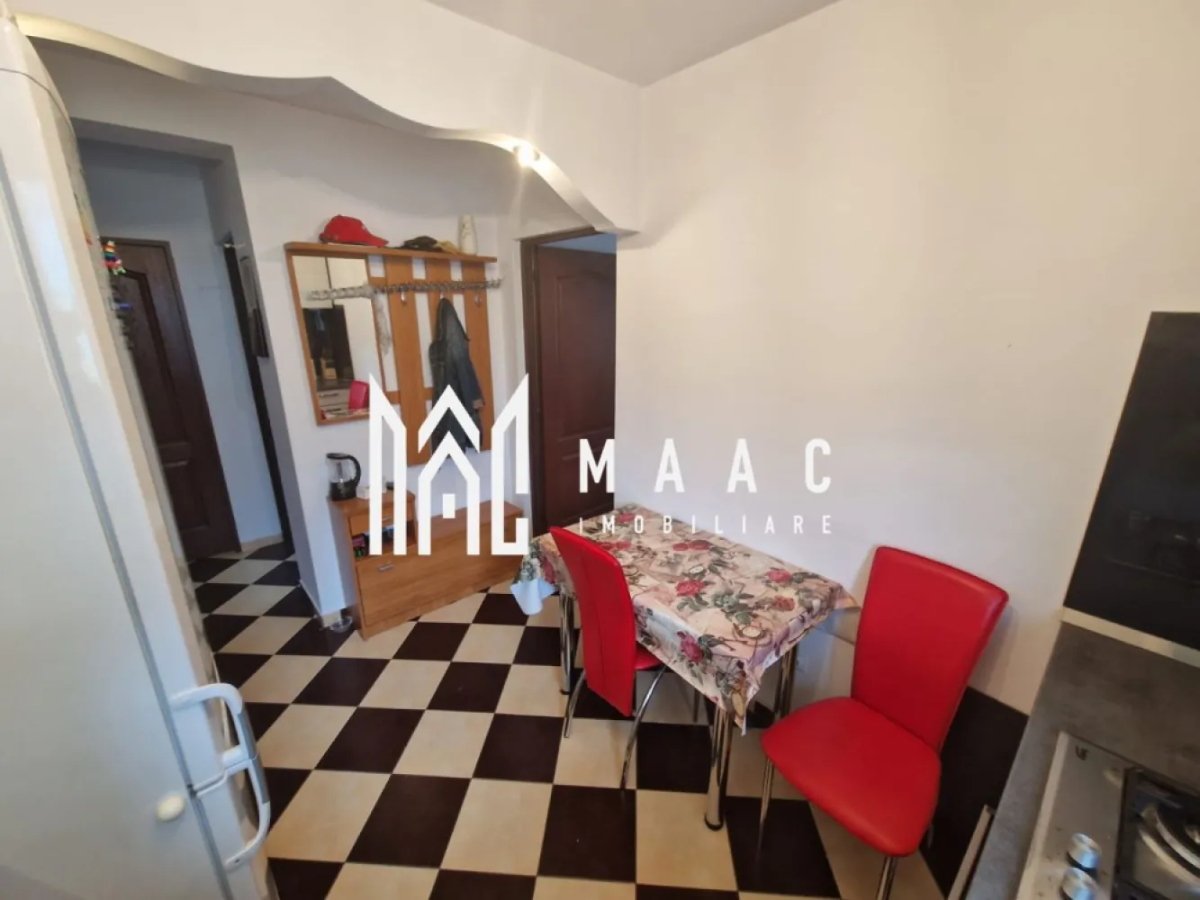 Apartament 3 Camere I Etaj Intermediar I Renovat I Cisnadie