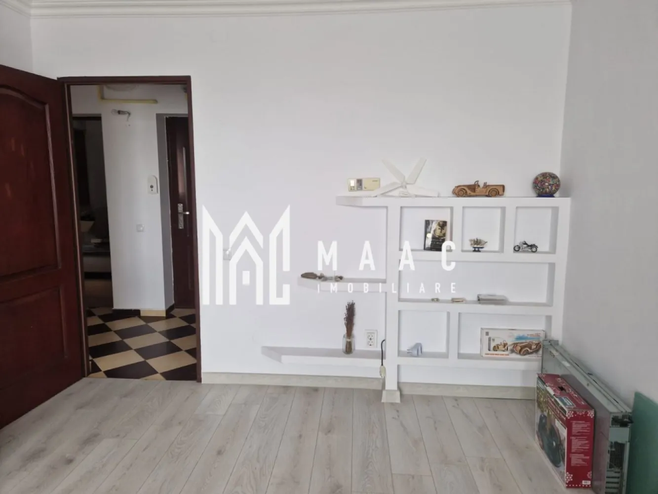 Apartament 3 Camere I Etaj Intermediar I Renovat I Cisnadie