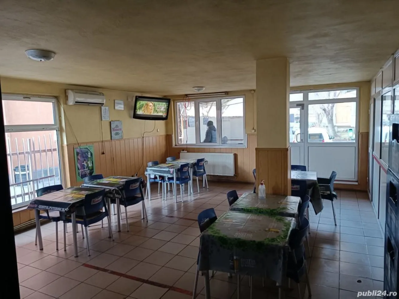 Vand vila spatiu comercial 200m - Vand vila spatiu comercial 200 m 
Exculs agentii imobiliare
zona veteranilor militari