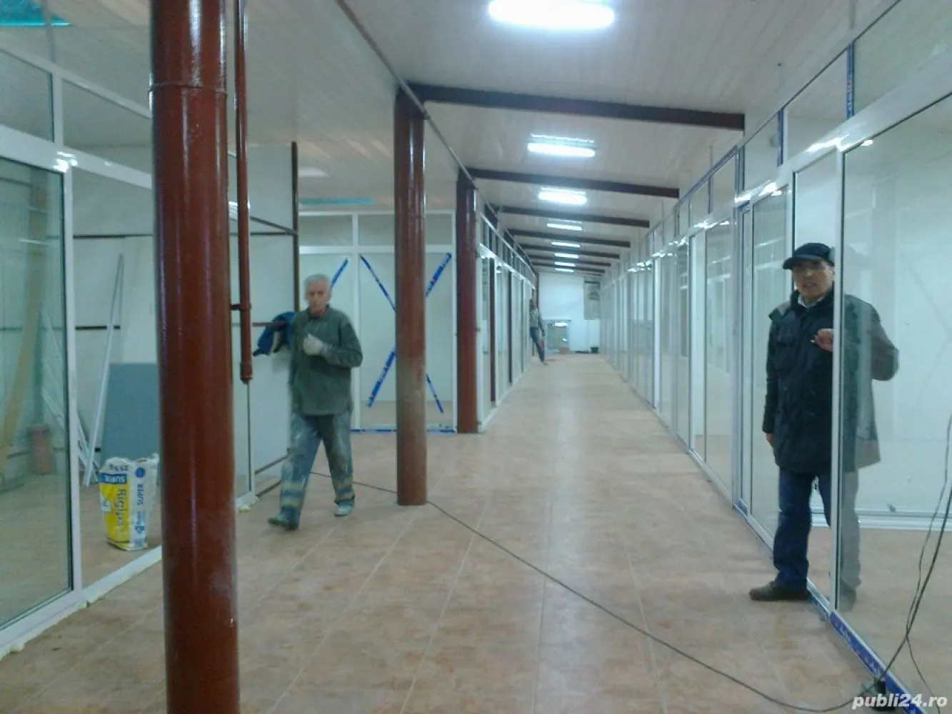 Vindem Magazin comercial mare sos.Colentina 462B, langa SAM-EXPO - Se vinde Magazinul Verde de langa SAM-EXPO si intrarea la Dragonul Rosu:
Teren 3240mp, P+1, 747mp, constructie metalica, in functiune, amenajat cu standuri
comerciale. Incalzire gaze, panouri fotovoltaice, etc. Posibil preluare societate in 
functiune, fara datorii.