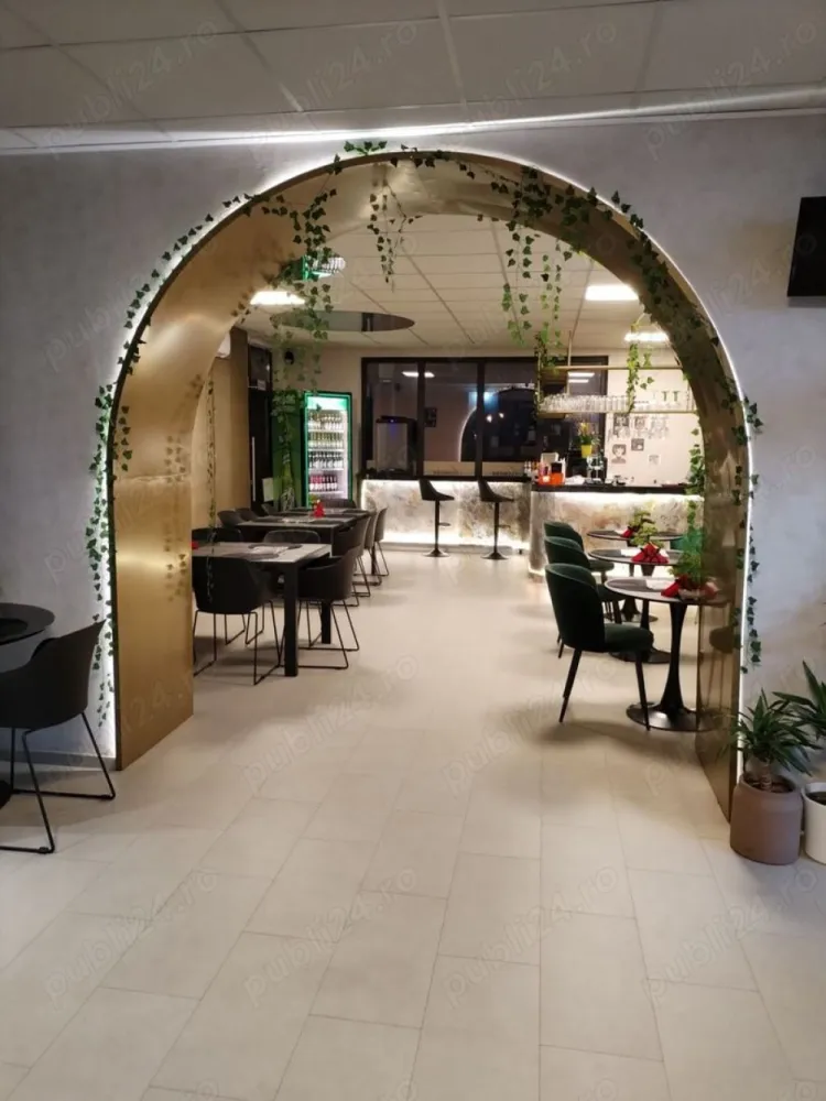 Afacere la cheie- Restaurant cu specific ITALIAN - SE VINDE AFACERE ! 
- Restaurantul are 125 mp și cuprinde : bucătăria open space sala de mese bar 2 toalete 1 zona de depozitare marfa 9 parcari exterioare (dintre care 5 sunt folosite ca și terasa pentru clienți). 
- Este complet dotat și amenajat și beneficiază de 3 ieșiri!
- Afacerea este în continua dezvoltare, cu creştere de la luna la luna , restaurantul desfășurându-şi activitatea din august 2023. 
- Poziționat pe bulevardul Metalurgiei sector 4 lîngă METRO, LIDL, JUMBO, vis-a-vis de parcul TUDOR ARGHEZI și fiind înconjurat de o multitudine de complexe rezidențiale, afacerea se bucura de o imagine pozitiva , creată atât în mediul online pe paginile de socializare cât și în locație , de către clienții fideli, mulțumiți de calitatea primită la noi în locatie. 
- Strategia acestei afaceri este concentrată pe menținerea calitații, a standardelor deja create și pe continuitate, pentru a putea atrage și mulțumi și alți potențiali clienți. 
 - Afacerea oferă preparate AUTENTICE. 
- Pachetul cuprinde : echipamentele si mobilierul, furnizori, clienți, angajați, Brand, social-media, avize și autorizații.
(în ceea ce privește societatea în sine - discutabil).
- Vom arata transparența în veniturile societații şi tot ce reprezintă rețetare şi bunul mers al restaurantului în continuare.
- Vânzările sunt asigurate inclusiv pe Glovo, Tazz, Bolt.

- PREȚUL ESTE NEGOCIABIL !