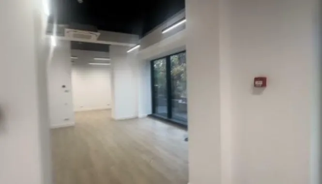 Inchiriez spatiu comercial