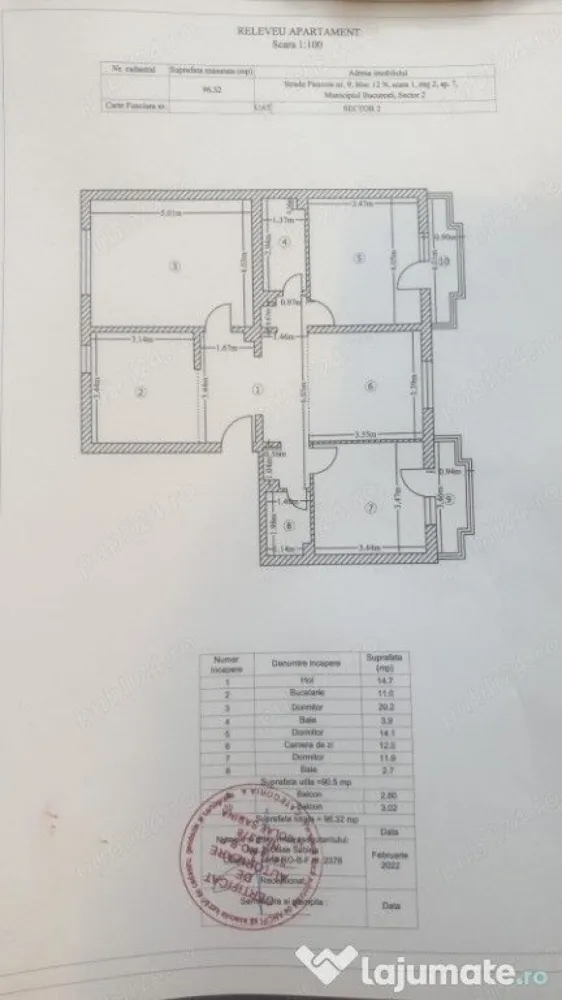 Aapartament 4 camere de vanzare in Bucuresti - Vand apartament cu 4 camere, decomandat, 2 bai, 2 balcoane, etaj 2 din 8, are parchet, faianta, gresie si ferestre termopan, dubla vedere. Blocul este recent izolat, reabilitat interior-exterior, constructie finalizata in anii 90. Imobilul se afla in zona Doamna Ghica, Str. Pancota nr.9, zona verde si linistita. mijloace de transport, magazine, spatii de joaca pentru copii, parc, piata, 12 minute pana la Obor piata Mall, Suprafata utila 97 m patrati. Pret 138 500 euro. Proprietar direct. 

Tel.
