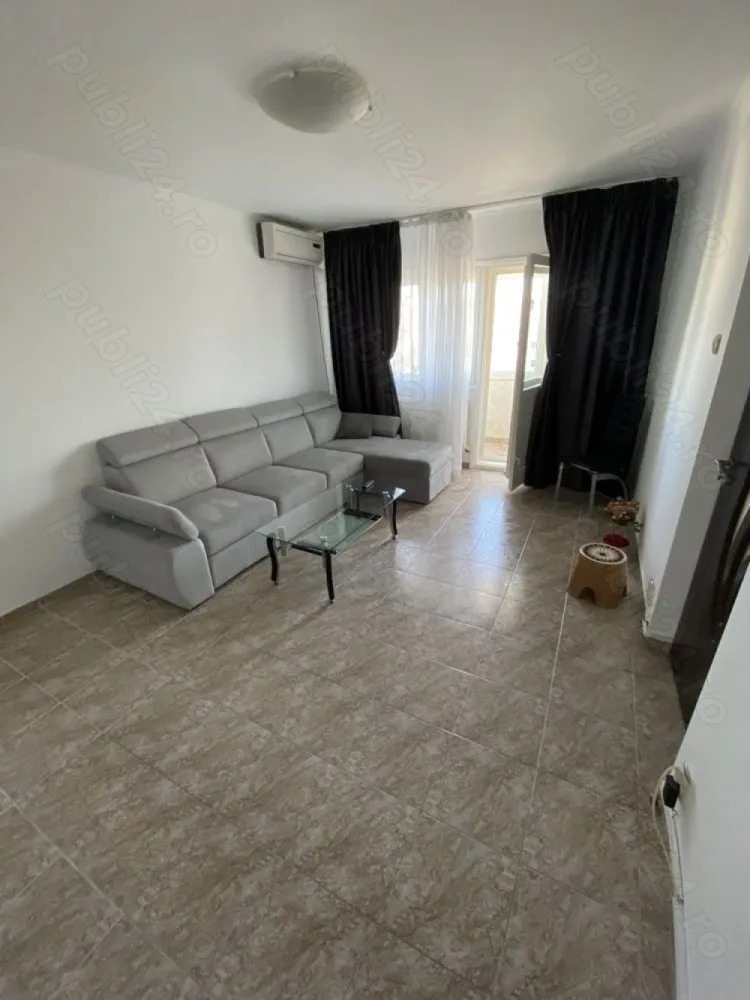 Apartament 4 camere Basarabia - Propietar ! Apartament de 4 camere in Basarabia, reper Mega Mall, confort 1 decomandat, avand suprafata de 88.51mp, cu 2 bai si 2 balcoane. Locuinta este situata la etajul 9 intr-un imobil tip bloc de 10 etaje, construit in anul 1982. Blocul este reabilitat . Apartamentul are vedere in spate si lateral .Finisaje : gresie, faianta, termopane. Incalzire termoficare cu posibitate montare centrala .Recomand aceasta proprietate persoanelor active pentru care o locuinta in apropiere de mijloacele de transport in comun, statie de metrou, centre comerciale, supermarketuri, piete agroalimentare si parcuri. 
1 loc de parcare in spatele blocului 
Apartamentul necesita renovare 
Toate actele in regula !