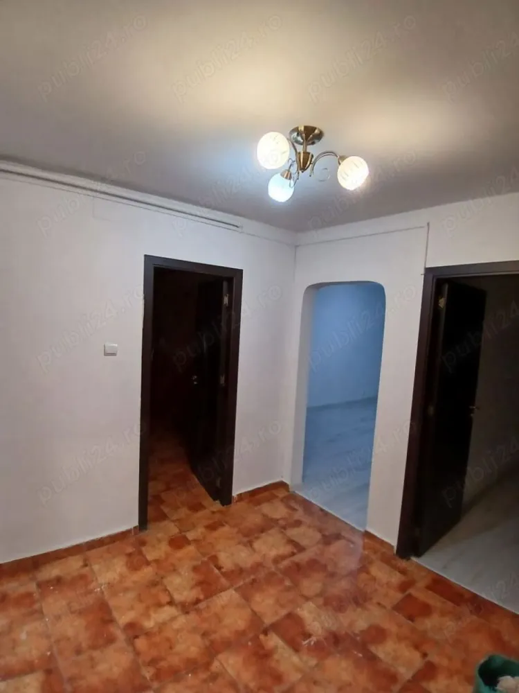 Vand apartamnet - Vand apartament cu 4 camere , 2 bai și o bucătărie , aproape de spitalul Fundeni, aproape de penny