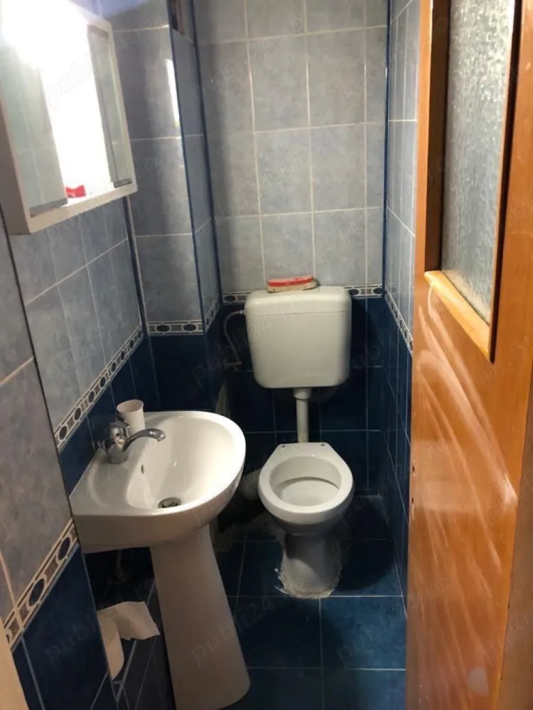 Apartament Apusului 4 camere - Proprietar- Apartament strada Apusului
Suprafata de 65mp, semidecomandat- necesita renovare(termopane recent schimbate)
4 camere-1 baie+ baie de serviciu+ balcon inchis 
In fata blocului statia de autobuz Aragonitului, imediata apropiere policlinica, scoli, supermarket.
Etaj 6 din 10->lift funcțional 
An 1973
La 10 15 min de metrou Gorjului și de la Păcii
Pereti izolati termic pe interior 
69.900 

Pt detalii vizionari sunați la nr 393271855972