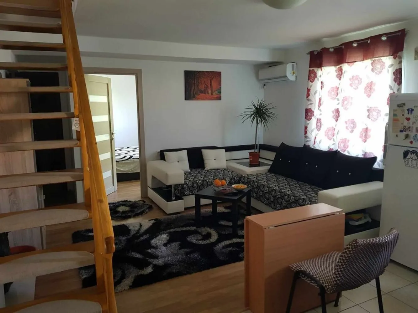 Apartament de vanzare - Apartament 4 camere duplex aer condiționat centrală termică mobilat complet, zona Berceni Uioara