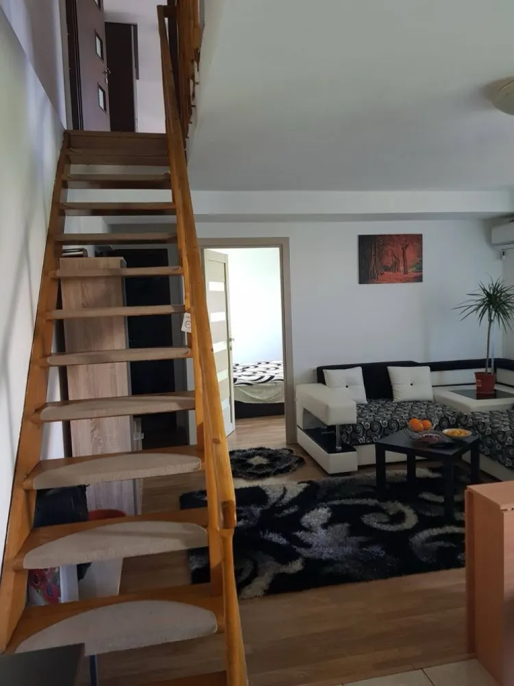 Apartament de vanzare - Apartament 4 camere duplex aer condiționat centrală termică mobilat complet, zona Berceni Uioara