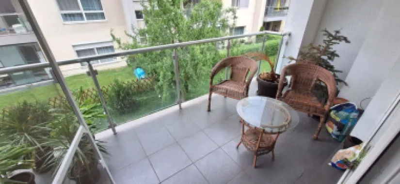 Vand apartament cu 4 camere