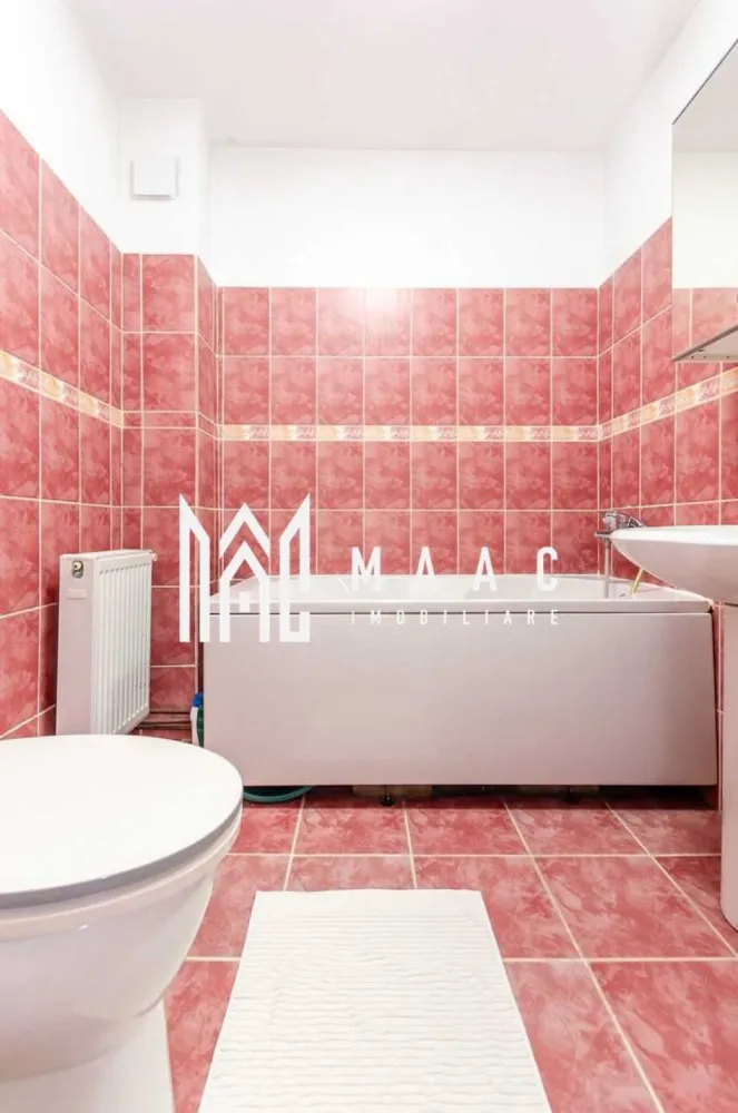 Apartament 3 camere | 88 MPU | Balcon | Stefan cel Mare - MAAC Imobiliare vă propune spre vânzare un apartament spațios și modern cu 3 camere, situat la etajul 5 din 5 al unui bloc bine întreținut, compartimentat eficient pe două niveluri și prevăzut cu balcon generos, ideal pentru o familie sau un cuplu care își dorește confort și funcționalitate.

Locuința beneficiază de o suprafață de 44,55 mp la nivelul 1, la care se adaugă nivelul superior, fiind organizată astfel:

Nivel 1:
-living
-bucătărie închisă
-baie modernă
-balcon

Nivel 2:
-două dormitoare spațioase cu paturi duble
-dressing generos

Apartamentul se vinde complet mobilat și utilat, fiind pregătit pentru mutare imediată.

Dotări și avantaje:
-centrală termică proprie Buderus
-termostat wireless controlabil de pe telefon
-aer condiționat
-mașină de spălat vase
-mașină de spălat haine
-poziționare sud-vestică, cu lumină naturală pe parcursul zilei

Compartimentarea pe două niveluri oferă delimitare clară între zona de zi și zona de noapte, iar etajul superior asigură intimitate și confort sporit.

Pentru mai multe detalii sau programarea unei vizionări vă rugăm să menționați la telefon numărul CP2765262.