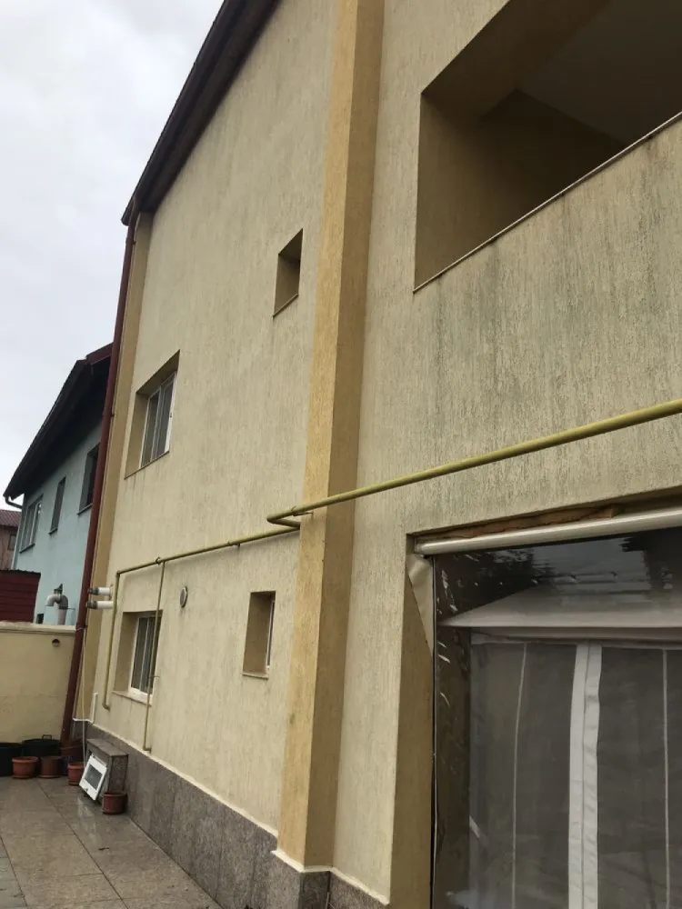 Casa Fundeni , cartierul dacic - Se vinde casa zona liniștita ! Ieșire la A3 10 min . cu amprenta de 130 pe 3 nivele ! Teren 400 mp , garaj , demisol . Complect utilată . CEA MAI BUNA OPINIE O AVEA DUPĂ O VIZIONARE !