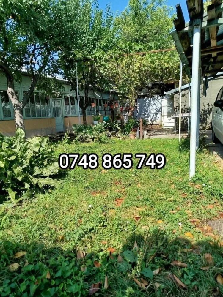 OPORTUNITATE ! Casa 3 C 100 m + teren 350 m , P de Piatra_Palas Campus - OPORTUNITATE !!

Se ofera spre vanzare o casa plan parter, situata intr-o zona ravnita a municipiului Iasi ,Podul de Piatra_ Palas Campus , construita pe un teren de 350 mp .

Imobilul, are structura din caramida , fundatie din piatra , trei camere , baie si o bucatarie, avand suprafata construita la sol de 100 m .

In curte mai este construita o bucatarie de vara si un garaj pentru masina.

Casa este racordata la toate utilitatile zonei ( gaz, apa , lumina, canalizare ) , deschidere la doua strazi .

Datorita pozitionarii ( 5 minute mers pe jos pana la la Catredrala Mitropolitana,) este ideala atat pentru locuit cat si pentru INVESTITIE .

Pretul de vanzare este de 275.000 euro

Pentru informatii suplimentare si vizionare

 Cristi O_7_4_8_8_6_5_7_4_9