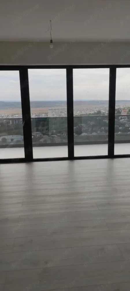Apartament cu 2 camere de vânzare, direct de la dezvoltator - Copou - Te invităm să descoperi un apartament deosebit, situat în una dintre cele mai căutate zone din Iași, Copou, cu o priveliște spectaculoasă asupra Grădinii Botanice! Acest apartament modern, de 63 mp, se află la etajul 3 din 3 într-un bloc nou, construit cu atenție la detalii.

Detalii apartament:
- Suprafață utilă: 63 mp
- 2 camere spațioase, ideale pentru confortul tău
- Etajul 3, bloc nou, finisaje premium
- Priveliste impresionantă către Grădina Botanică
- Preț: 158.000 EUR + TVA

Achiziționare directă de la dezvoltator, fără comision! 

Acest apartament este alegerea perfectă pentru cei care își doresc o locuință într-o zonă verde și liniștită, dar și o investiție de valoare în timp.

Contactează-ne pentru mai multe detalii și pentru a programa o vizionare: