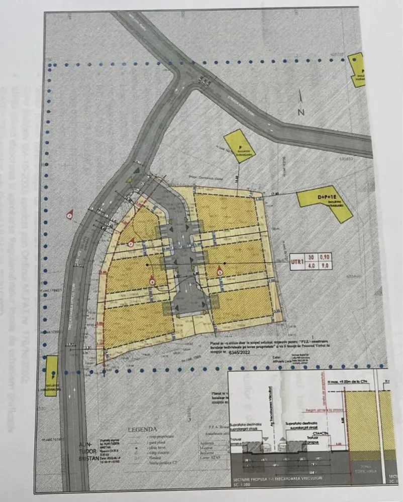 Teren 4200m2, Copou, M.Sadoveanu, PUZ! - Teren 4200mp situat în zona cramele Copou, Sadoveanu,pe strada Viticultori.

PUZ aprobat, elaborat pentru construire locuinte individuale.

Conform avizului de oportunitate obținut ,se pot construi 6 vile cu regim de înălțime D+P+1 ,POT 30% și CUT 0.9

Terenul cu actele aferente este pregatit pentru demararea autorizatiei de construire.

Zonă exclusiva de case cu mult spatiu verde,liniște si priveliște panoramică.

Acces ușor din Copou pe drum proaspat asfaltat de 9m ,toate utilitățile la limita proprietății!

Mai multe detalii la telefon!