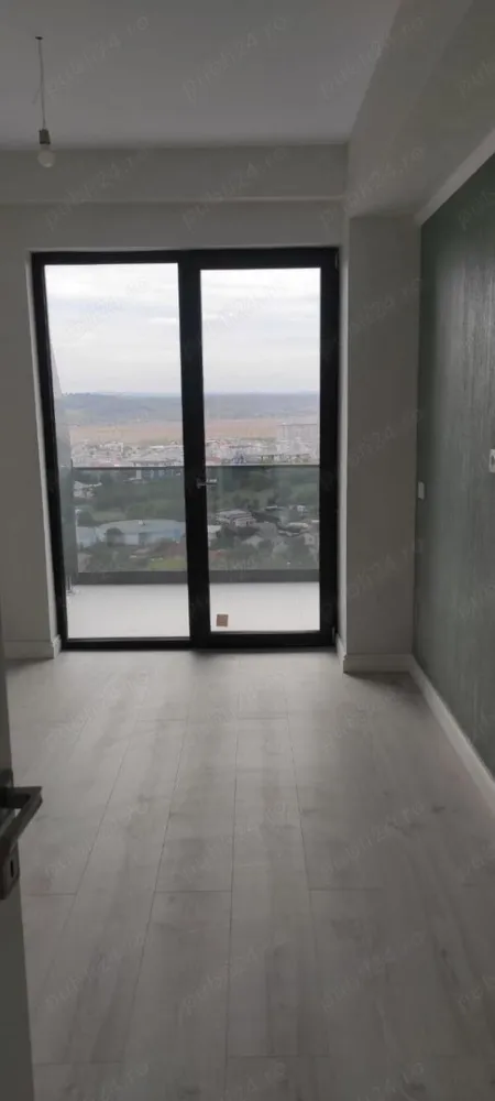 Apartament cu 2 camere de vânzare, direct de la dezvoltator - Copou - Te invităm să descoperi un apartament deosebit, situat în una dintre cele mai căutate zone din Iași, Copou, cu o priveliște spectaculoasă asupra Grădinii Botanice! Acest apartament modern, de 63 mp, se află la etajul 3 din 3 într-un bloc nou, construit cu atenție la detalii.

Detalii apartament:
- Suprafață utilă: 63 mp
- 2 camere spațioase, ideale pentru confortul tău
- Etajul 3, bloc nou, finisaje premium
- Priveliste impresionantă către Grădina Botanică
- Preț: 158.000 EUR + TVA

Achiziționare directă de la dezvoltator, fără comision! 

Acest apartament este alegerea perfectă pentru cei care își doresc o locuință într-o zonă verde și liniștită, dar și o investiție de valoare în timp.

Contactează-ne pentru mai multe detalii și pentru a programa o vizionare: