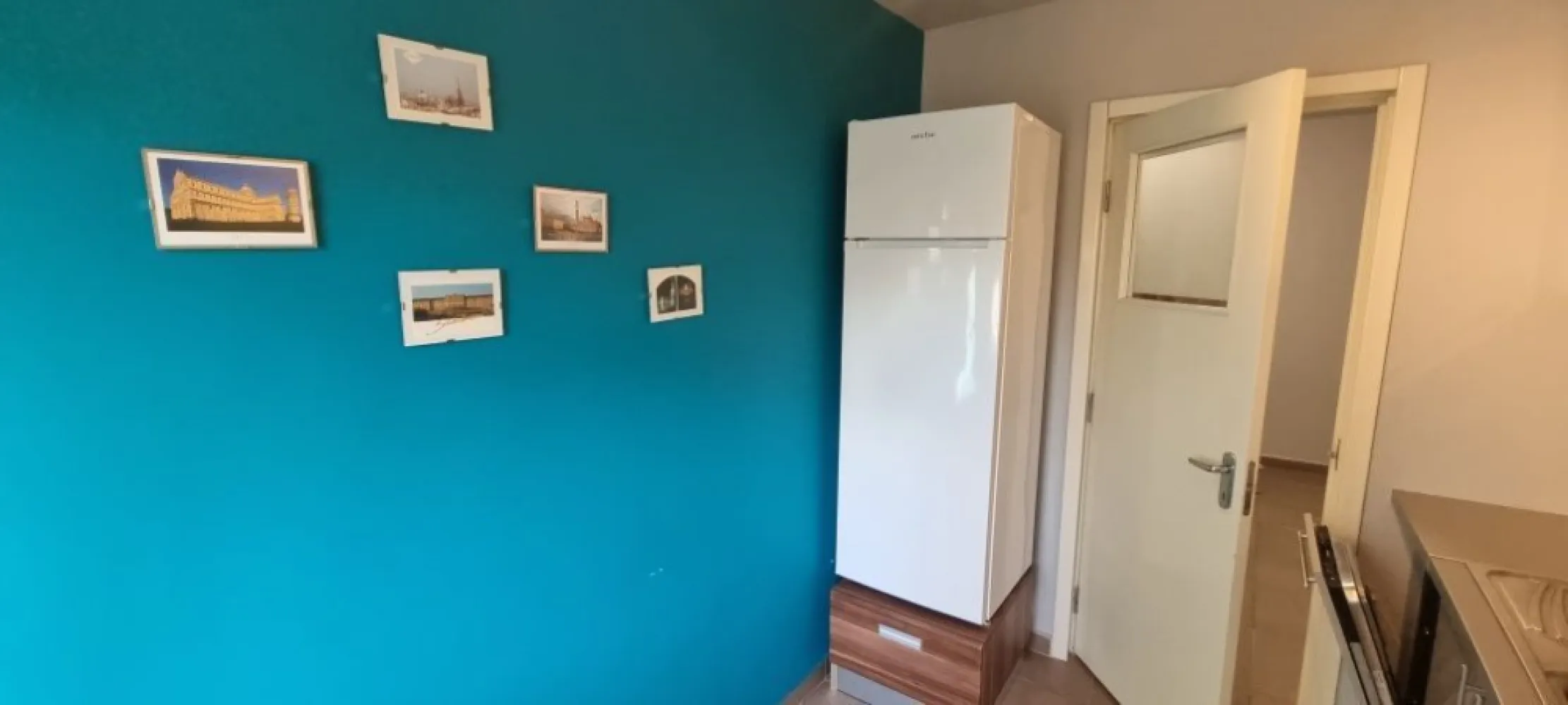 Inchiriez apartament 2 camere Metrou Stefan cel Mare - Apartament decomandat 2 camere 

Contract 12 luni minim 
1 luna garantie
Luna in curs in momentul semnarii + ultima luna din contract.

- bucatarie complet echipata plita gaz, cuptor electric,hota,masina spalat vase,frigider.
- 1 baie - cabina cu dus
- camera depozitare - masina spalat rufe
- dormitor nemobilat ; televizor (se poate mobila] rulouri electrice cu telecomanda
- camera de zi canapea , 1 corp mobilier , televizor [ se poate adauga mobila la cerere]
- balcon inchis 
- Aer Conditonat cu wifi
Orientare spre sud, foarte luminos etaj 2.