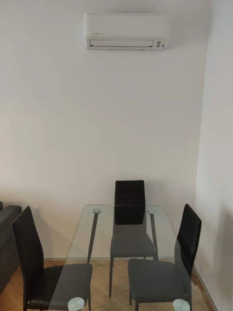 Inchiriez apartament 2 camere in complex 4 City North Pipera - Apartamentul este complet mobilat si utilat si dispune de loc de parcare suprateran.