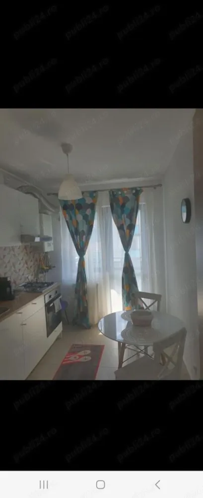 Apartament de închiriat, zona parcul Carol - Apartament de închiriat, 3 camere, 2 bai,2 balcoane, lux,etaj 7.
Utilat,mobilat, 
Parcare inclusa.
