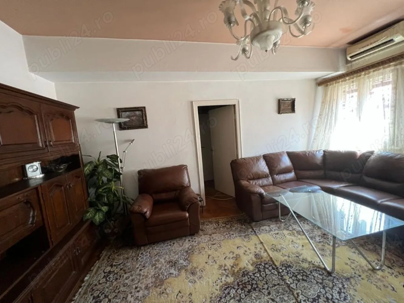 Ag BRASADAS închiriază ap 2 cam etaj 2 Cismigiu. - Agenția BRASADAS închiriază apartament cu doua camere situat in zona ULTRACENTRALA - Piata Kogalniceanu, la 30 m de facultatea.de stomatologie, la 50 m de parcul Cijmigiu .
44 m pătrați centrala proprie.balcon.bucatarie chicineta.etc