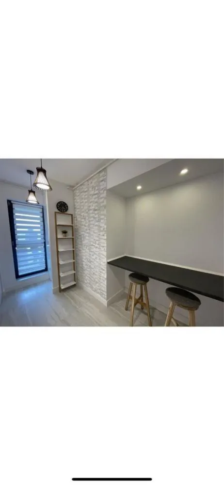 3 camere complet mobilat si utilat in Onix Park North Residence Pipera - ESTE INTERZISĂ DISTRIBUIREA, PRELUAREA SAU REPOSTAREA ACESTUI ANUNȚ, A POZELOR SAU DATELOR CE ÎL ÎNSOTESC DE CĂTRE AGENȚIILE IMOBILIARE.

Apartament de 3 camere situat la etajul 3 din 4(orientare NORD si SUD), localizat în Ansamblul Onix Park North Residence Aviatiei Sector 1(an construcție 2022). Apartamentul este semi-decomandat, are o suprafață utilă de aproximativ 75 mp. Acesta dispune de o bucătărie închisă (mobilată și utilată). De asemenea, apartamentul este dotat cu o centrală proprie cu încălzire în pardoseală. In pretul de vânzare este inclus și un loc dublu de parcare (sistem Klaus).

Locația excelentă în Nordul Capitalei oferă acces facil către orice punct de interes din București. În imediata apropiere sunt localizate stațiile de metrou Pipera și Aurel Vlaicu, precum și multiple variante de STB.

În apropierea complexului puteți găsi tot ce aveți nevoie în domeniul medical (Regina Maria, Policlinica Pipera, clinică veterinară), săli de fitness (World Class, 18 Gym, Fit9 by Alma), centre comerciale (Lidl, Penny Market, Pipera Plaza, Anima, Promenada Mall, Mega Image, Kaufland etc.), restaurante și cafenele, școli și licee.

Comision 0%