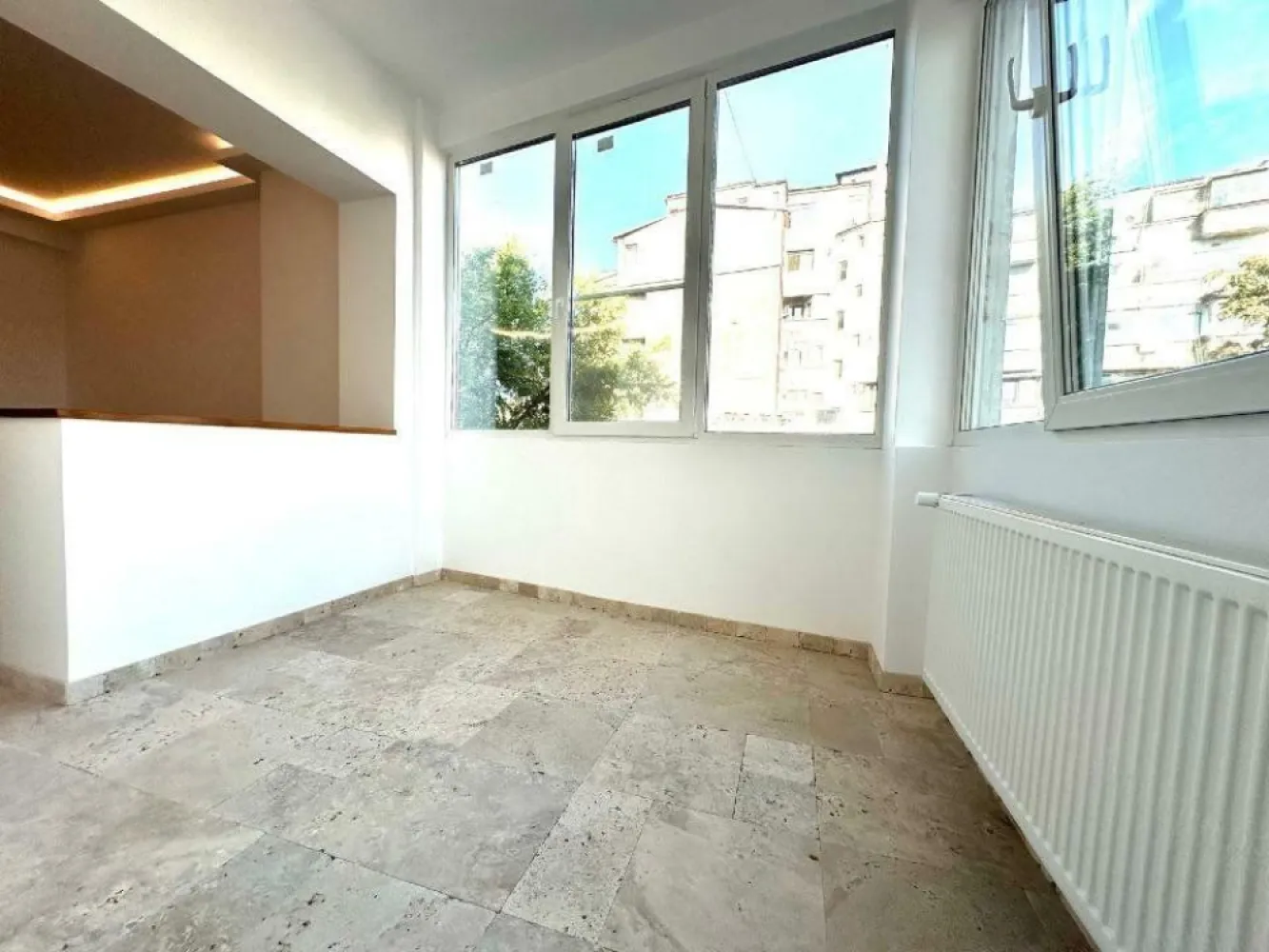 Apartament de vanzare 3 camere Calea Victoriei! - Proprietar ofer spre vanzare apartament pe Calea Victoriei!

Locuinta a fost proaspat renovata, totul este nou, instalatie electrica refacuta!
Etaj: 3
Suprafata utila: 90 mp
Suprafata totala: 106.37 mp