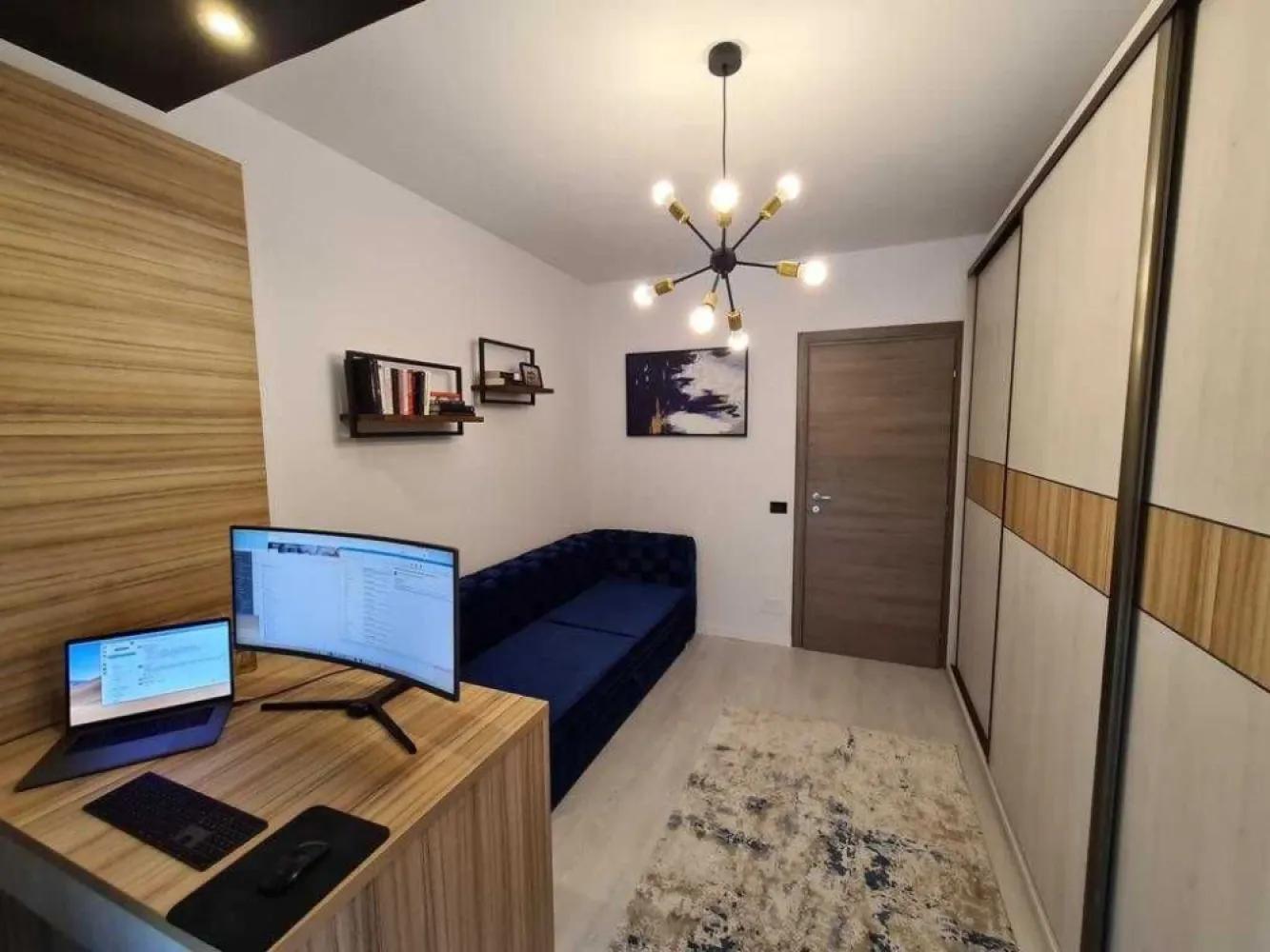 Apartament Modern cu 3 Camere în 21 Residence, cu Parcare și Boxă - Vă propun spre vânzare un apartament modern cu 3 camere, situat în Complexul 21 Residence, la doar 6 minute de mers pe jos de stația de metrou Lujerului. Această proprietate include un loc de parcare subteran și o boxă de depozitare (acestea nu se vând separat), la un cost suplimentar de 25.000EUR.

Detalii despre apartament:
-> Suprafață utilă: 82 mp, compartimentare decomandată, spațiu generos și bine organizat.
-> Camere: 3 camere spațioase - living luminos, 2 dormitoare, bucătărie separată, baie, balcon și hol.
-> Mobilare și utilare: Apartamentul este complet mobilat și dotat cu mobilier premium și electrocasnice moderne, gata pentru locuire.

Dotări și facilități:
-> Loc de parcare și boxă de depozitare (aprox. 6 mp): incluse separat la prețul de 25.000 EUR
-> Acces rapid la metrou: Stația Lujerului la 6 minute distanță, oferind o conectivitate excelentă.
-> Locație: Complexul este situat într-o zonă bine conectată, aproape de centre comerciale, restaurante, parcuri și Universitatea Politehnica, ideală pentru familii și tineri profesioniști.

Preț:
-> 240.000 EUR – pentru apartamentul complet mobilat și utilat.
-> 25.000 EUR – pentru locul de parcare subteran și boxa de depozitare, care nu se vând separat.
Pentru mai multe detalii sau o vizionare, vă stăm la dispoziție. Această proprietate reprezintă o oportunitate excelentă pentru cei care caută un spațiu modern, spațios și bine poziționat în București.