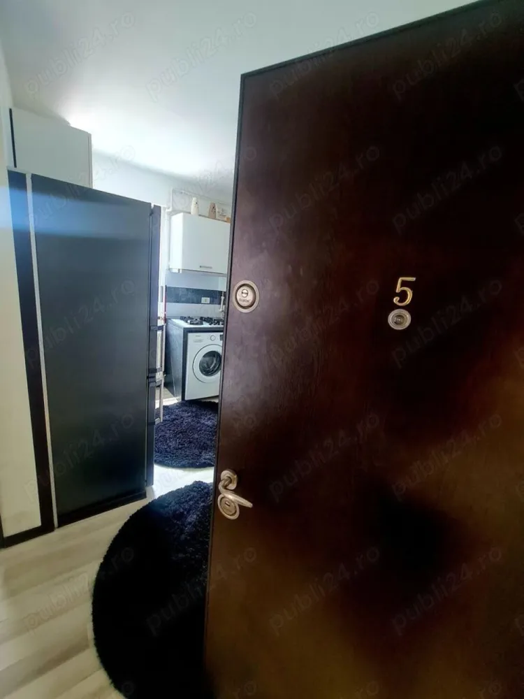 Apartament 3 Camere Barbu Vacarescu | Floreasca | Direct Proprietar - irect Proprietar ofer spre vanzare un apartament cu 3 camere, situat intr-o zona linistita, aproape de multe zone de interes.

Apartamentul se afla pe strada Vrancioaia Nr. 7.
Apartamentul se afla la etajul 3 din 4. Blocul nu dispune de lift.

Vecinatati :
- Parcul Verdi 350m ,Parcul Tei 1.1 km, Parcul Floreasca 1.3 km.
- Tramvai Barbu Vacarescu 350m.
- RATB 350m.

Apartamentul are centrala proprie si este complet utilat, este total igienizat, pregatit pentru mutat.

Zona este una foarte linistita, vecinii sunt de o buna calitate, pe scurt este un apartament ce va deveni caminul calduros pe care il doriti.