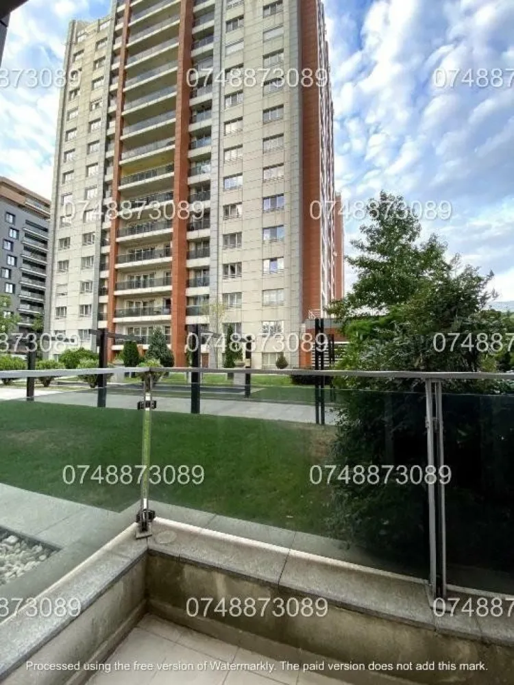 Ap 3 Camere Incity Residence Tip A - Proprietar, vand un apartament modern cu 3 camere, situat în complexul exclusivist InCity Residence, pe Calea Dudeşti nr. 188. Imobilul este amplasat într-un bloc cu 17 etaje, construit în anul 2009, iar apartamentul se află la parter.

Caracteristici apartament:

Suprafaţă utilă: 102 mp + balcoane aprox 13mp
Compartimentare: Decomandat
Camere: 3
Băi: 2
Balcoane: 2 balcoane ideale pentru relaxare
Încălzire: Centrală termică bloc

Facilităţi ale complexului şi zonei:

Transport: Metrou Dristor 1 la doar 7-8 minute de mers pe jos, tramvai şi staţii STB în apropiere
Fitness şi relaxare: Sală de fitness la parterul blocului alaturat, multiple spaţii verzi şi locuri de odihnă
Comodităţi: McDonald's şi diverse magazine, farmacii şi spital în apropiere
Educaţie: Şcoala gimnazială nr. 80, grădiniţe şi licee în zonă
Restaurante şi divertisment: Diverse opţiuni de restaurante în imediata vecinătate

Avantaje suplimentare:

Siguranţă: Complexul dispune de pază permanentă şi acces controlat
Acces facil: Loc dublu de parcare disponibil spre vanzare
Preţ: 240.000â‚Ź (vândut pe SRL 200+TVA)

Pentru mai multe detalii şi programări la vizionare, vă rugăm să ne contactaţi.