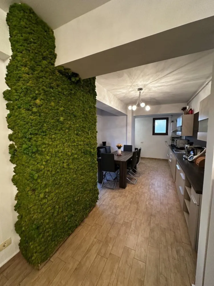 Apartament Damaroaia 3 camere 101 utili parcare subteran+Boxa Direct Proprietar - Blocul are 4 etaje + lift.
Apartamentul se vinde mobilat (intreaga mobila de bucatarie a fost achizitionata de la Kika si este in stare perfecta, dormitoare plus dressingurile (care au fost facute custom made), paturile, plus aparatele de AC, hota bucatarie, etc)
Apartamentul se vinde impreuna cu locul de PARCARE subteran (subsol) plus BOXA, aferenta apartamentului, toate in acelasi pret de 239.999 euro.
Ma puteti contacta direct pe numarul meu de telefon: