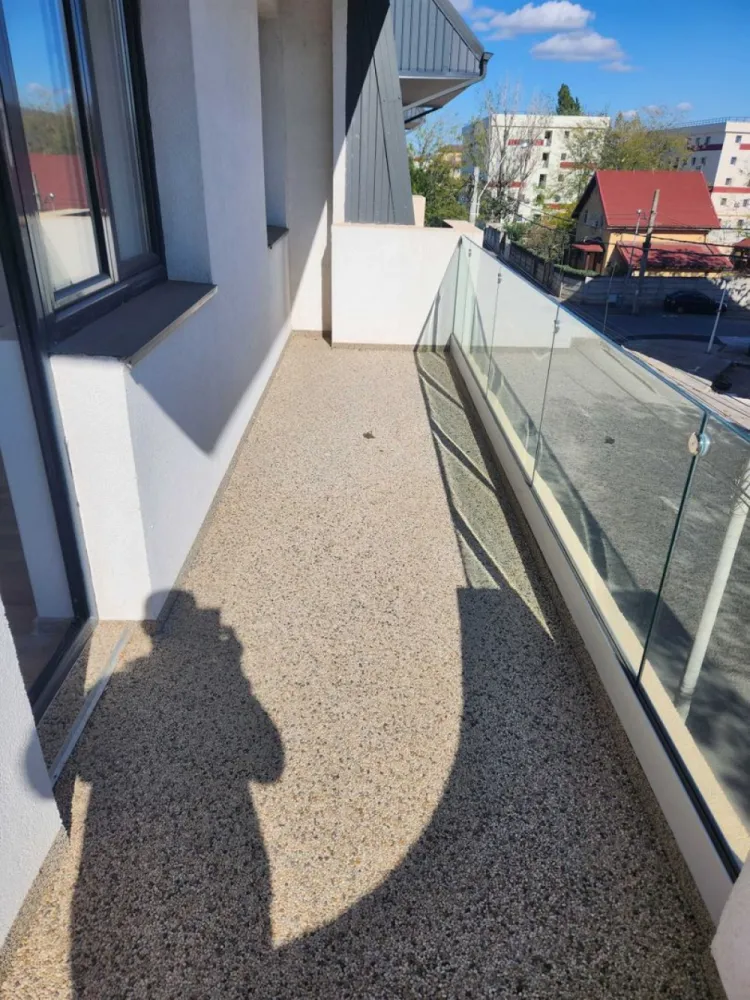 Berceni Aparatori Patriei Dezvoltator - Dezvoltator direct, un proiect deosebit cu parcare subterana inclusa in pret, finisaje calitate superioara, tva inclus, acceptam si credit,2 grupuri sanitare,centrala proprie,geam triplan,marmura pe scara,lift,proiect finslizat gata de mutare.