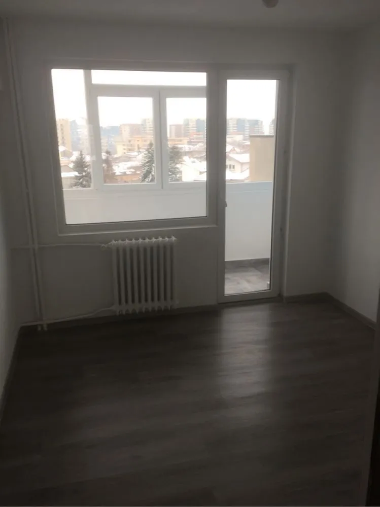 Gara de Nord 3 camere renovat - Dinu Golescu, 3 camere, etaj 5/7, bloc stradal, vedere mixta, renovat, bloc anvelopat termic , semi- mobilat, balcon , 62 mp, propietar, bloc fara restantieri

(piata, mijloace de transport, metrou, scoala, gradinita, centre comerciale)