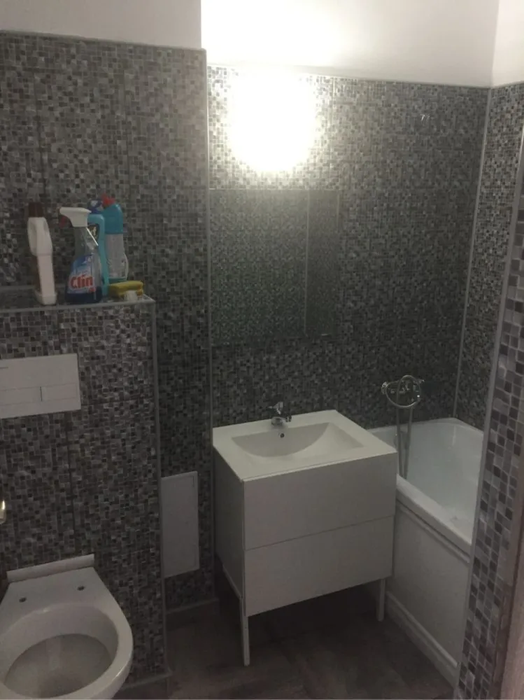 Gara de Nord 3 camere renovat - Dinu Golescu, 3 camere, etaj 5/7, bloc stradal, vedere mixta, renovat, bloc anvelopat termic , semi- mobilat, balcon , 62 mp, propietar, bloc fara restantieri

(piata, mijloace de transport, metrou, scoala, gradinita, centre comerciale)