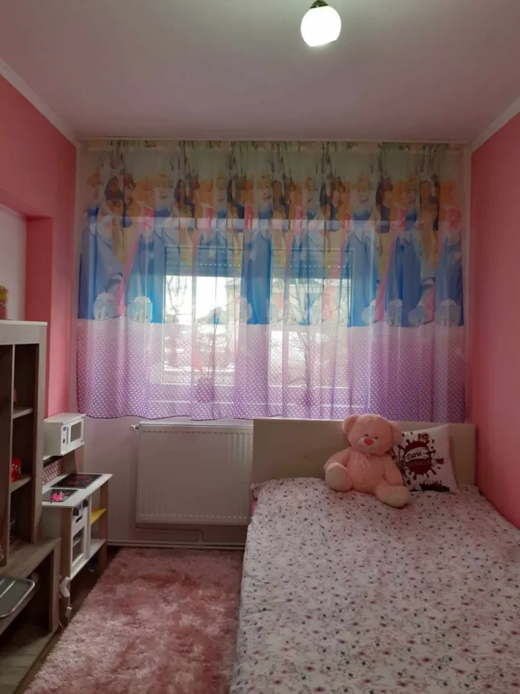 BRASADAS vinde ap 3 cam 48mp la PARTER în Micro 16. - Agenția imobiliara BRASADAS vinde apartament cu 3 camere situat la PARTER in Micro 16 pe CAREIULUI.