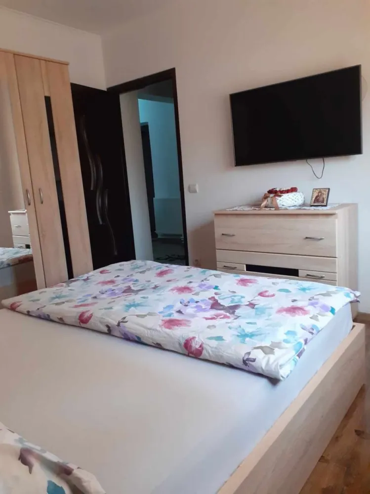 BRASADAS vinde ap 3 cam 48mp la PARTER în Micro 16. - Agenția imobiliara BRASADAS vinde apartament cu 3 camere situat la PARTER in Micro 16 pe CAREIULUI.