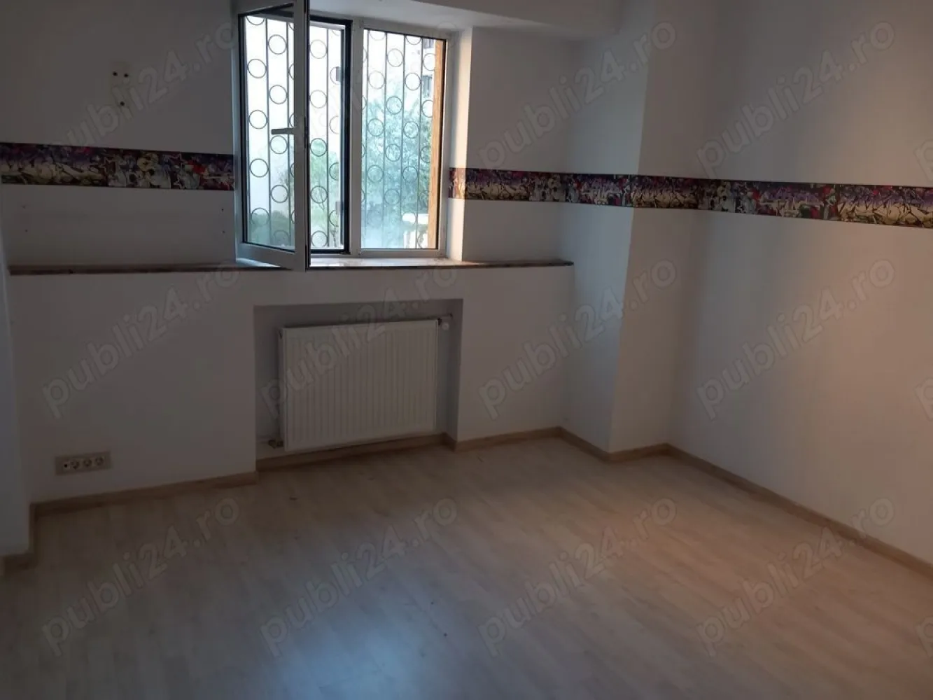 Vand apartament 3 camere - APARTAMENT 3 CAMERE 1 8 BLOC 2000 MONOLIT VEDERE MIXTA

Locatia centrala, stuctura monolit, amplasarea stradala, tipul de compartimentare dec ,cu centrala,si vederea mixta alcatuiesc seria avantajelor acestei proprietati. Beneficiaza, de asemeni, de facilitatile zonei, adica: institutii de invatamant, locuri de petrecere a timpului liber, restaurante, cofetarii, sali de sport, magazine, mijloace de transport in comun.