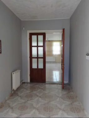 Vand casa in Acas judetul Satu Mare 136 mp si teren 710 mp