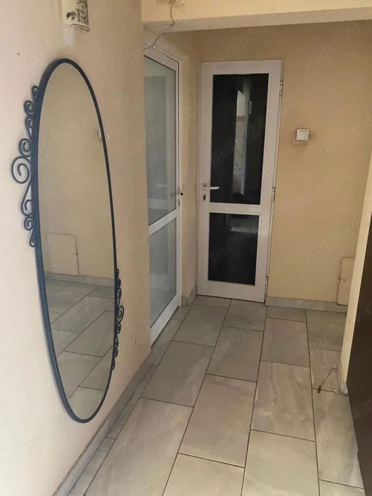 Apartament 3 camere Matei Basarab - Calea Calarasi # stradal # vedere mixta #modern amenajat - Proprietar, ofer spre vanzare un apartament cu 3 camere construit in anul 1994 imobilul este decomandat cu suprafata totala utila de 78 mp, acesta fiind situat pe Str. Matei Basarab, stradal, cu vedere mixta, in apropierea statiei de metrou Piata Muncii, la etajul 7 8. imobilul are bucatarie deschisa, living, doua dormitoare, doua bai si o loggie. Termopane noi.
Zona linistita cu acces rapid catre mijloacele de transport in comun, statia de metrou Piata Muncii se afla la 5 min de mers pe jos.