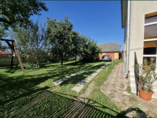 Vindem casa parter+etaj