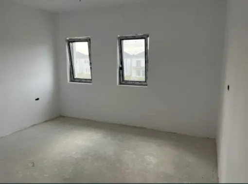 Casa finisata de vanzare, 114,900€, Martinesti