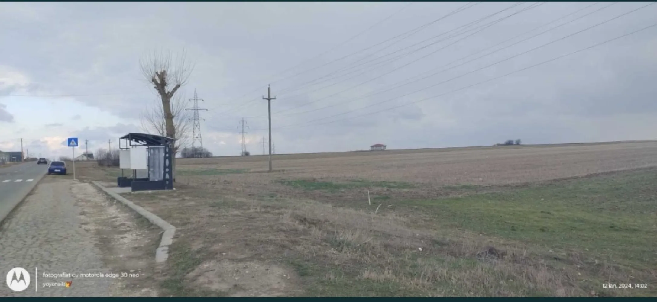 Pamant extravilan trece intravilan - Se vinde teren extravilan cu posibilitate de trecere imediata la vanzare in intravilan la intrare in Limanu, fix in statie. Suprafata 4997 mp, utilitati fix langa teren (teava apa, gaz, stalpi electricitate). Deschidere 16,89 m.