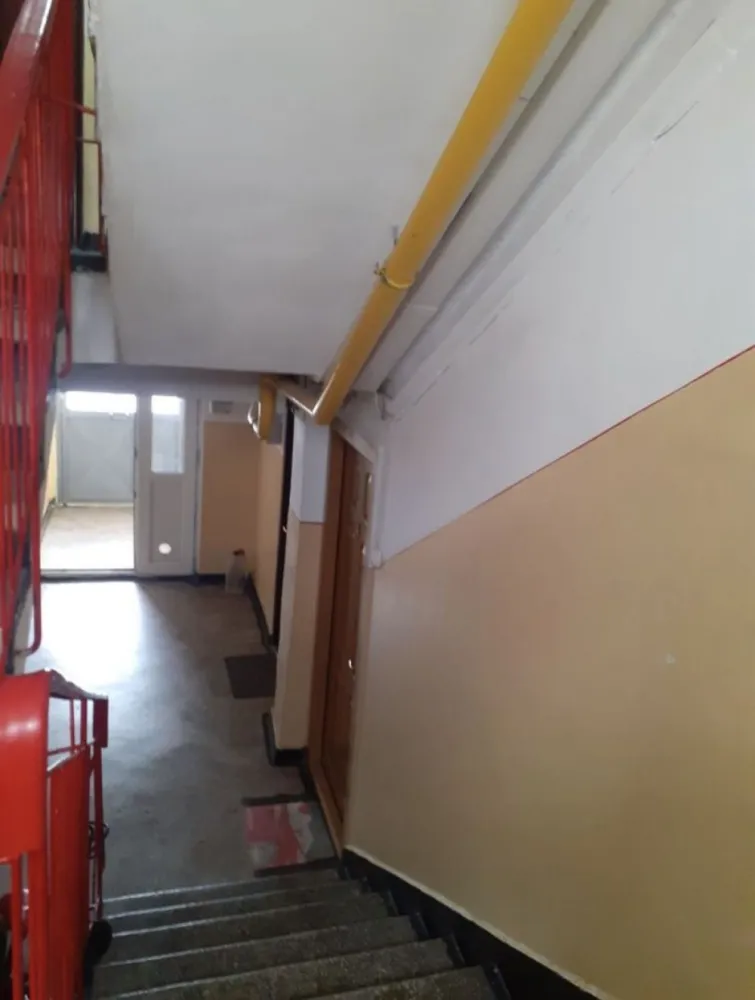 Vand ap cu 3 camere zona Tomis Nord - VÂND APARTAMENT CU 3 CAMERE SEMIDECOMANDAT, ZONA TOMIS NORD , STR. BADEA CÂRȚAN (LÂNGĂ RADET).
Suprafața totală este de 50 mp,blocul este din 1977.
Apartamentul este situat la etajul 1/5.
PENTRU MAI MULTE DETALII SUNAȚI LA NR. DE TELEFON 07******97.