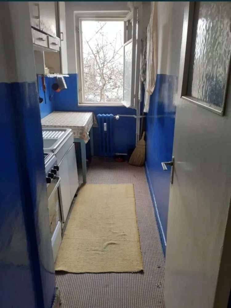 Vand ap cu 3 camere zona Tomis Nord - VÂND APARTAMENT CU 3 CAMERE SEMIDECOMANDAT, ZONA TOMIS NORD , STR. BADEA CÂRȚAN (LÂNGĂ RADET).
Suprafața totală este de 50 mp,blocul este din 1977.
Apartamentul este situat la etajul 1/5.
PENTRU MAI MULTE DETALII SUNAȚI LA NR. DE TELEFON 07******97.